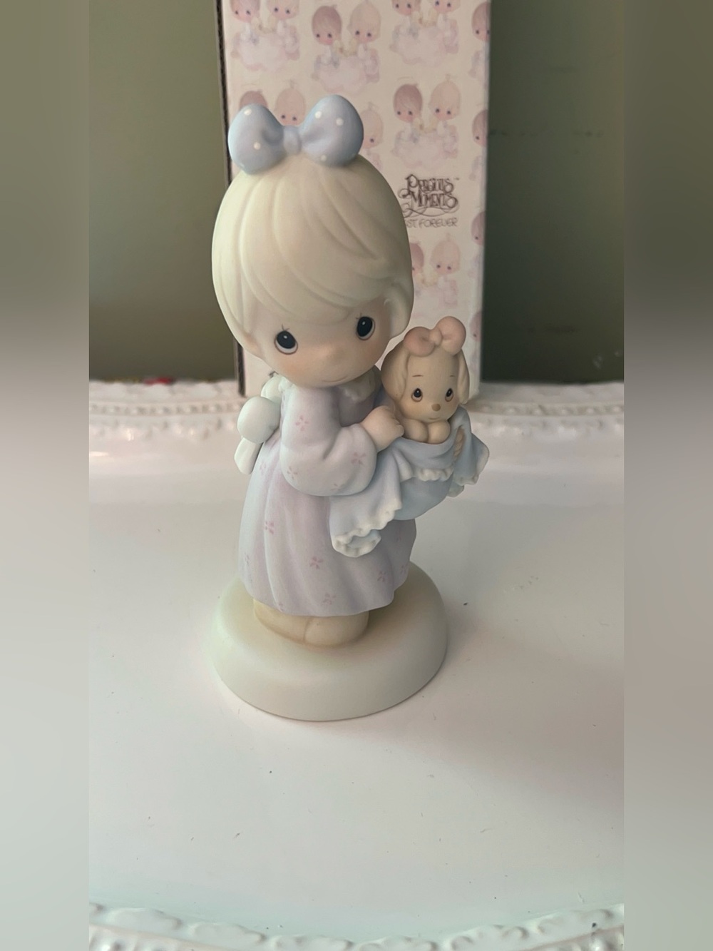 You Can Always Bring A Friend" Precious Moments figurine (Item Number 527122)